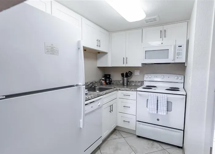Apartment 119 Fully Furnished 1br Suite-outdoor Pool *